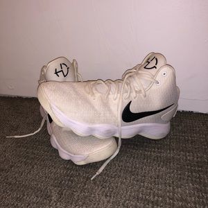 White 2017 Nike Hyperdunk size 11